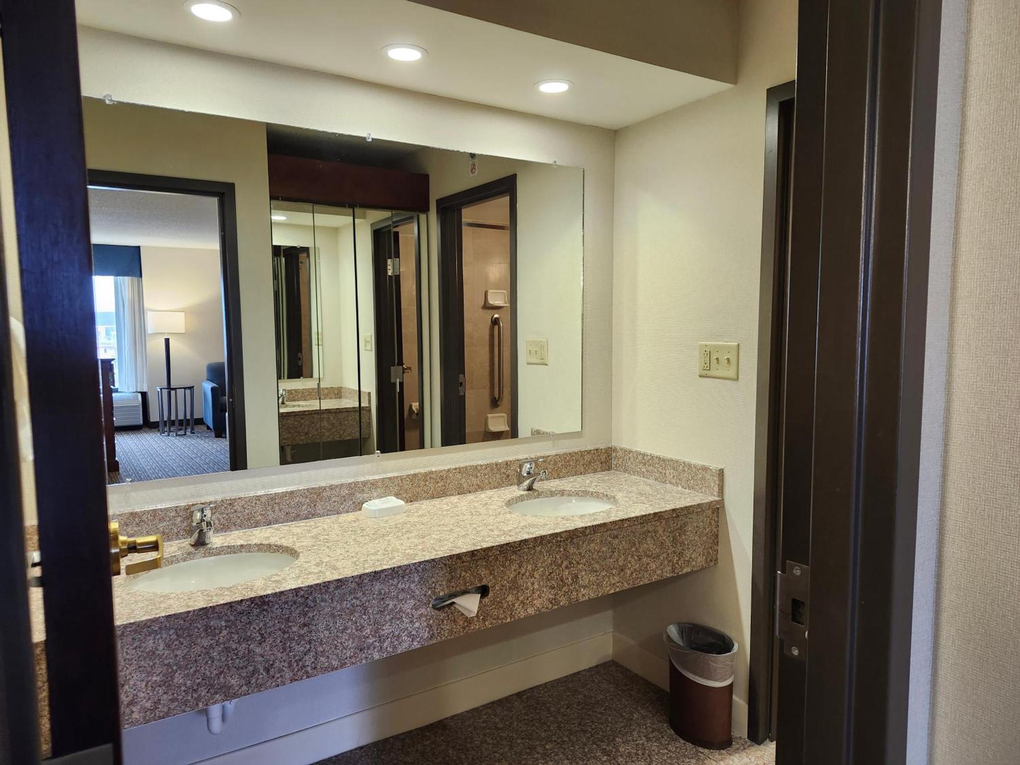 Heritage Inn & Suites St Louis Fenton, Trademark By Wyndham מראה חיצוני תמונה